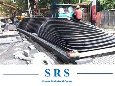 Tượng đá được chạm khắc bằng đá granite/đá cẩm thạch